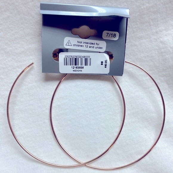 Women’s Express Fashion Hoop Earrings - Picture 2 of 2